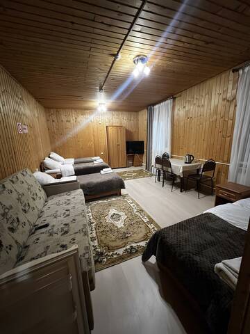 Четырехместный номер с видом на горы в Гостинице Лесная Сказка