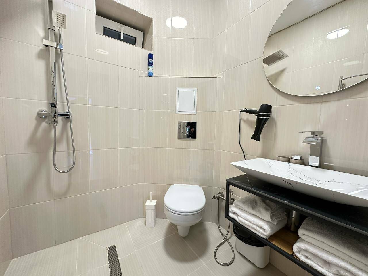 Фотографии номера Двухместный номер-студия Делюкс с 1 кроватью в Гостинице Лесная Сказка Домбай