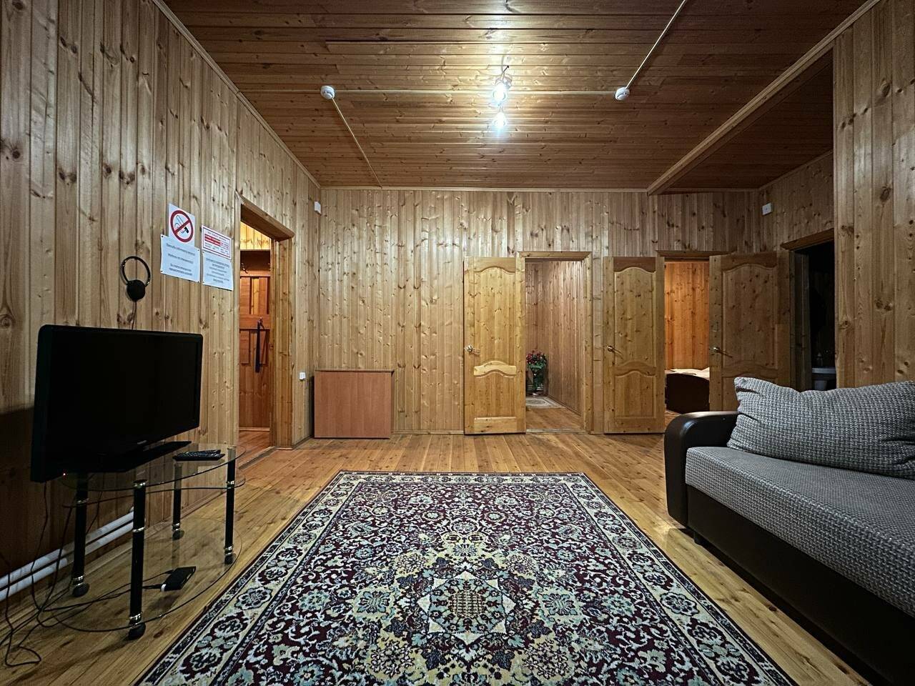 Фотографии номера Люкс с 2 спальнями в Гостинице Лесная Сказка Домбай